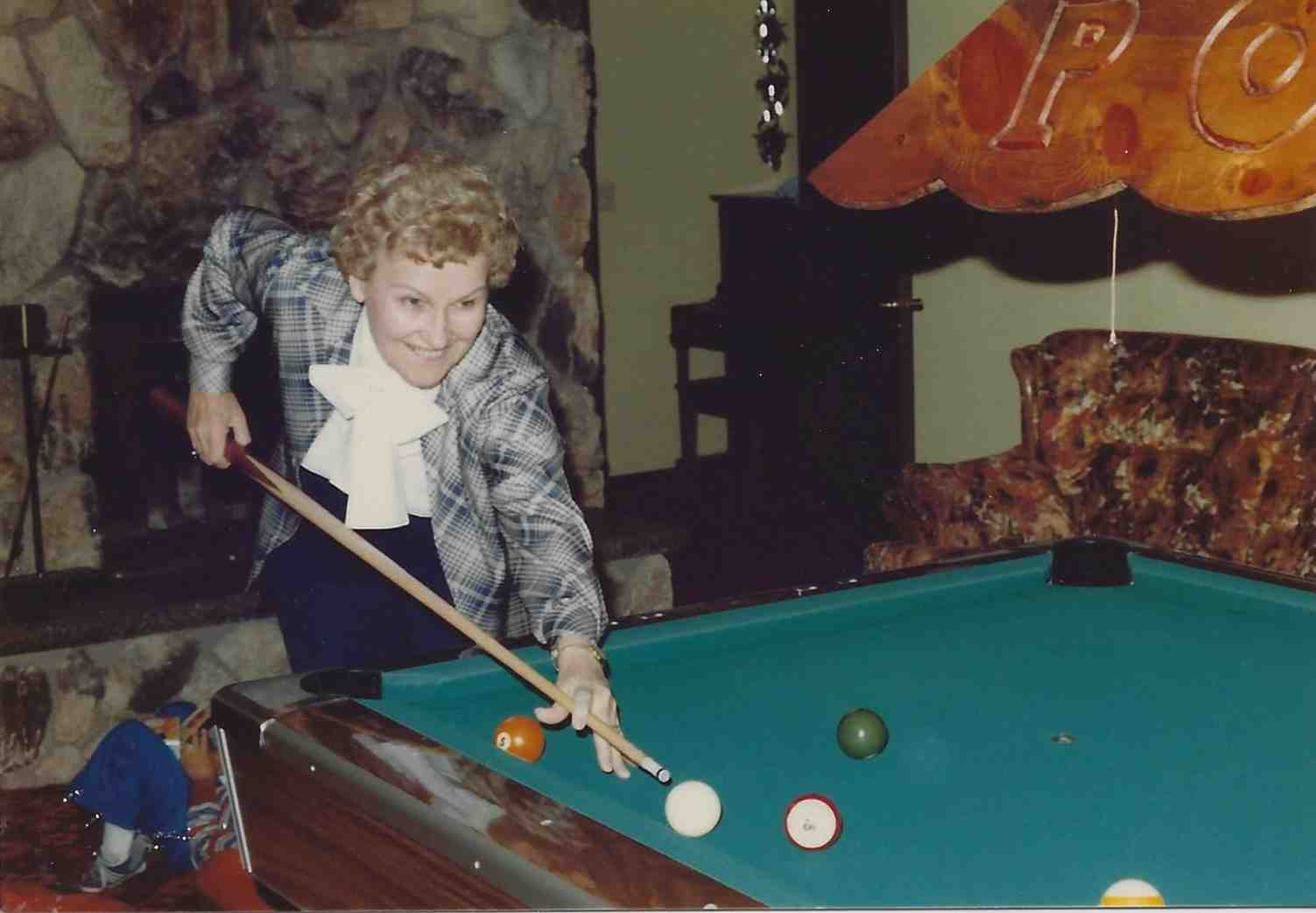 CH7_75Hilda_pool1981.jpg